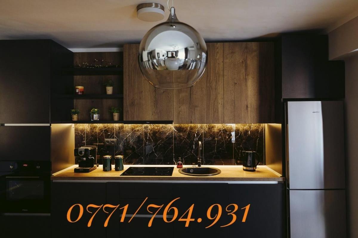Charlotte Apartment - 2Bedrooms W Parking Near Nymphaea Oradea Exterior foto