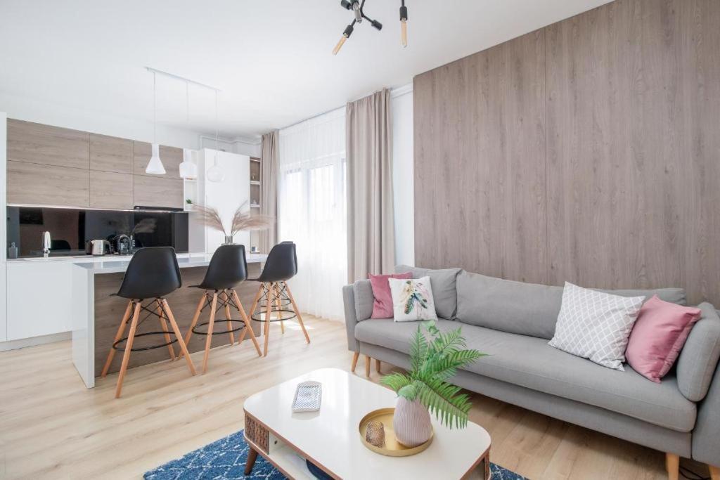 Charlotte Apartment - 2Bedrooms W Parking Near Nymphaea Oradea Cameră foto