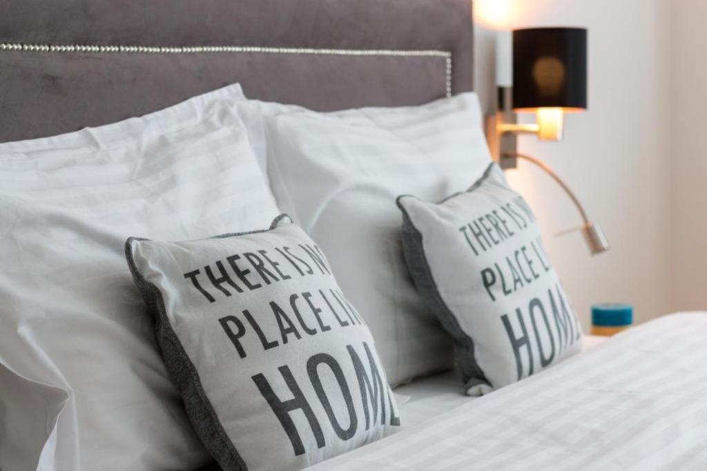 Charlotte Apartment - 2Bedrooms W Parking Near Nymphaea Oradea Cameră foto